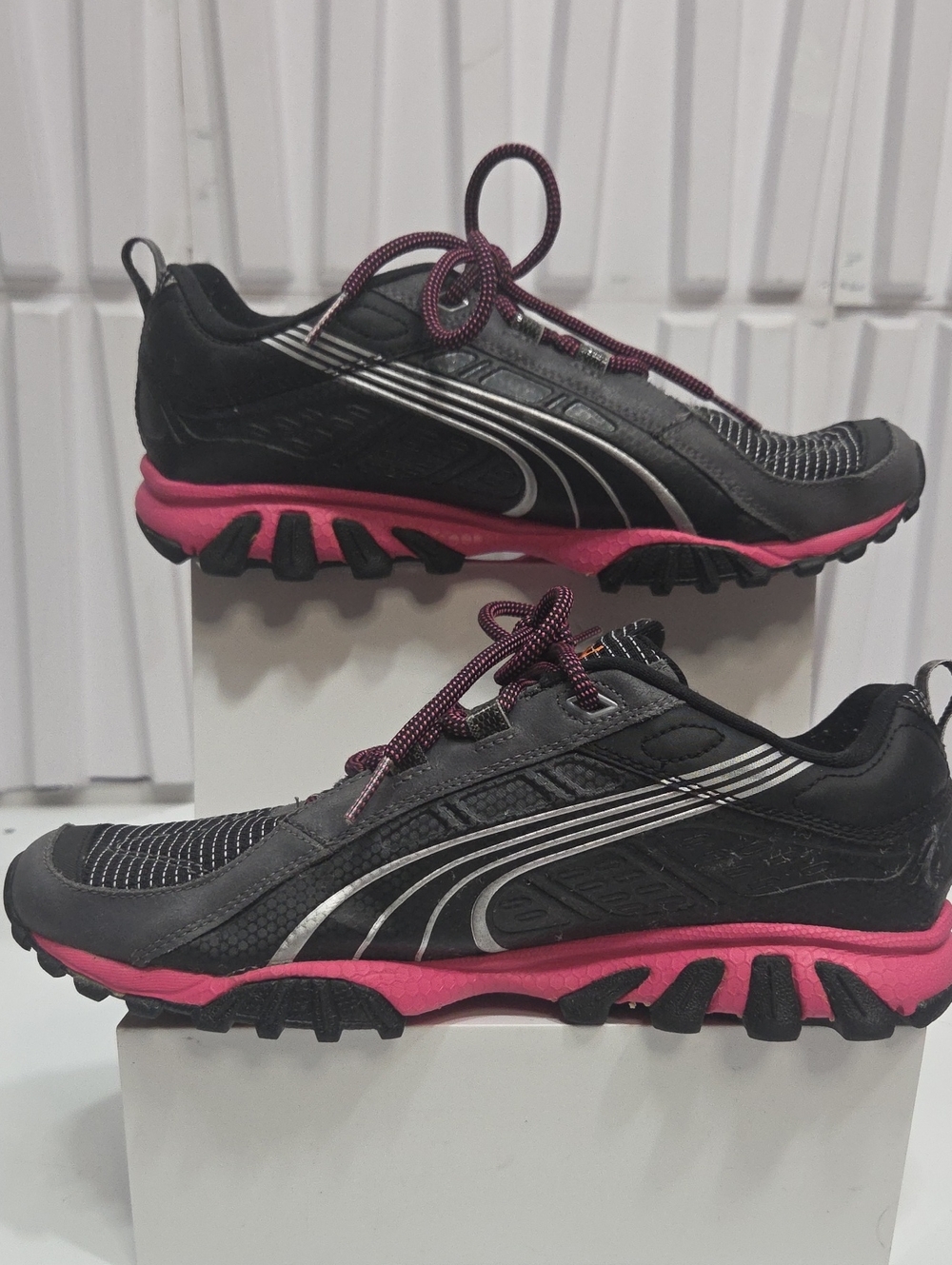 PUMA Women's Cell Lifestyle Running Shoes - Black/Pink - Size 8.5